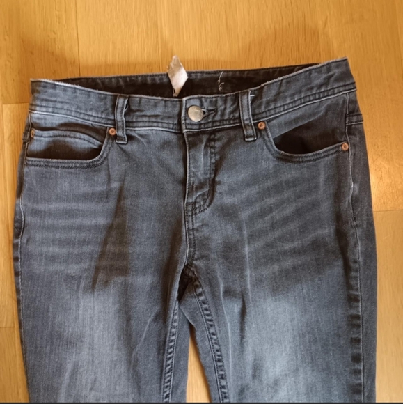 Jean distressed capri pants!! - Picture 2 of 6